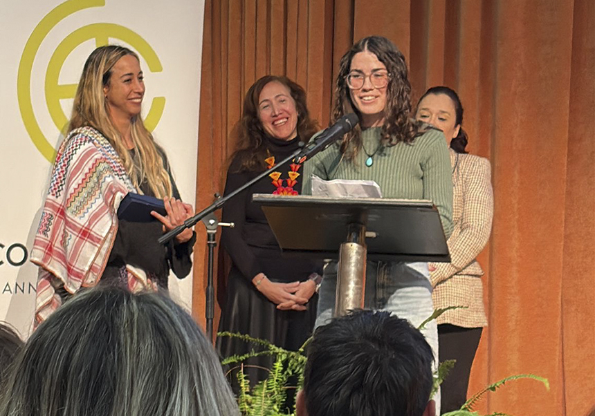 El MCAD va acompanyar en els PREMIS DE COOPERACIÓ ANNA ESCORIHUELA que anualment atorga la Coordinadora d'ONGs de la Comunitat Valenciana